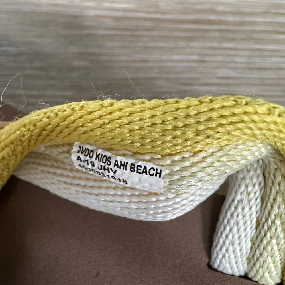 REEF Ahi Beach Sunshine foam sole flip flops sandals shoes size 4 5 youth kids